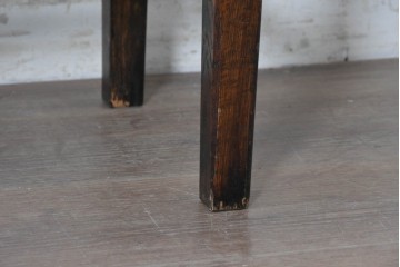 イギリスヴィンテージ　1950年頃　アンティーク調　オーク材　装飾金具を添えるクラシカルなコンソールテーブル　(R-091313)