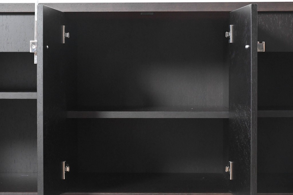 中古　イタリア製　超美品　SMANIA(ズマーニア)　4枚扉のサイドボード　定価約220万円　(R-091315)