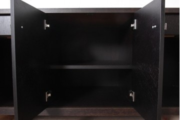 中古　イタリア製　超美品　SMANIA(ズマーニア)　4枚扉のサイドボード　定価約220万円　(R-091315)