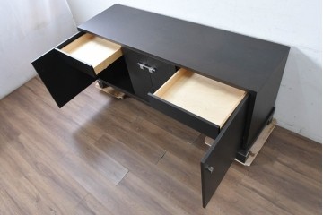 中古　イタリア製　超美品　SMANIA(ズマーニア)　4枚扉のサイドボード　定価約220万円　(R-091315)