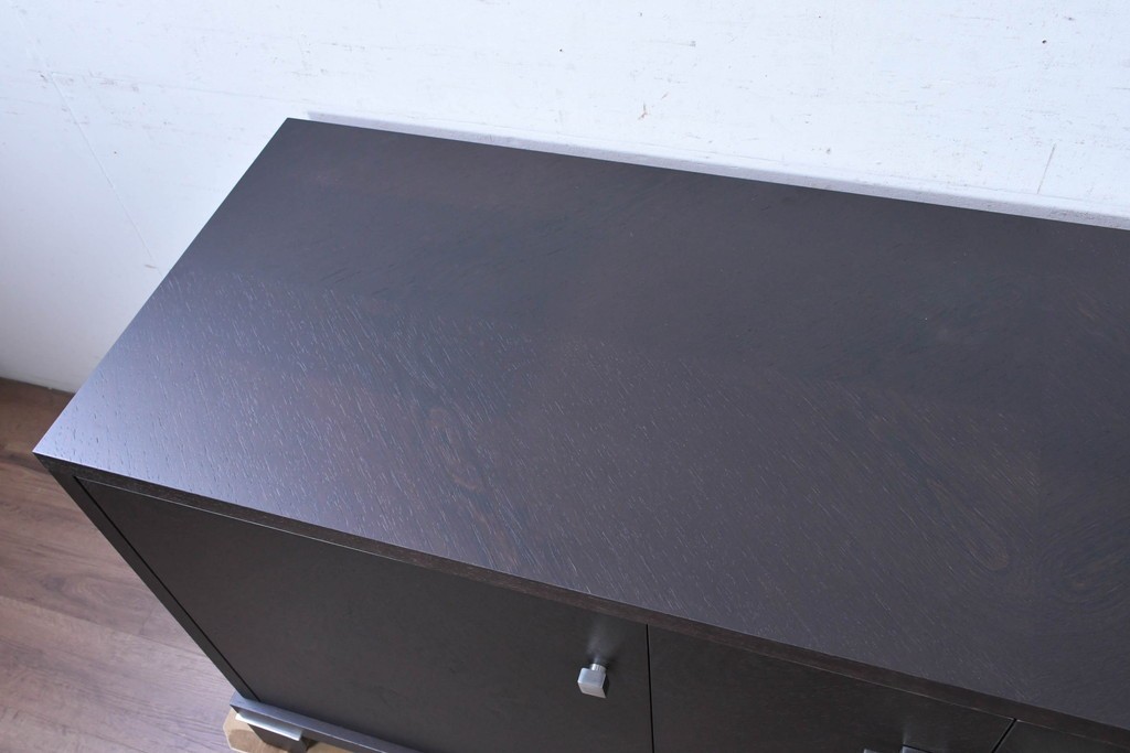 中古　イタリア製　超美品　SMANIA(ズマーニア)　4枚扉のサイドボード　定価約220万円　(R-091315)