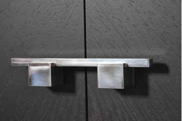 中古　イタリア製　超美品　SMANIA(ズマーニア)　4枚扉のサイドボード　定価約220万円　(R-091315)