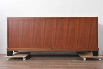 中古　イタリア製　超美品　SMANIA(ズマーニア)　4枚扉のサイドボード　定価約220万円　(R-091315)