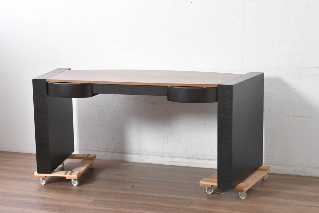 中古　イタリア製　超美品　SMANIA(ズマーニア)　CHIC(シック)　スライド式レザー天板付きデスク　定価約270万円　(R-091316)