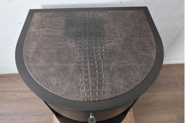 中古　超美品　イタリア製　SMANIA(ズマーニア)　ORAZIO(オラツィオ)　型押しレザーと半円状のフォルムが印象的なサイドテーブル　定価約56万円　(R-091317)