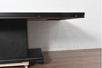 中古　イタリア製　美品　SMANIA(ズマーニア)　中央支柱型のダイニングテーブル　定価約180万円　(R-091318)