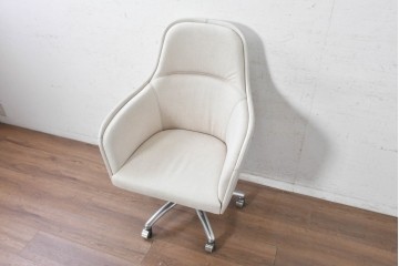 中古　美品　SMANIA(ズマーニア)　Gramercy Low(グラマシー・ロー)　ゆったりとした上品な佇まいが魅力のオフィスチェア　定価約90万円　(R-091322)