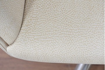 中古　美品　SMANIA(ズマーニア)　Gramercy Low(グラマシー・ロー)　ゆったりとした上品な佇まいが魅力のオフィスチェア　定価約90万円　(R-091322)