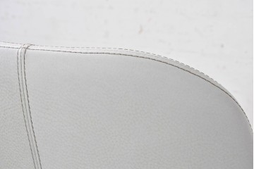 中古　美品　SMANIA(ズマーニア)　Gramercy Low(グラマシー・ロー)　ゆったりとした上品な佇まいが魅力のオフィスチェア　定価約90万円　(R-091322)