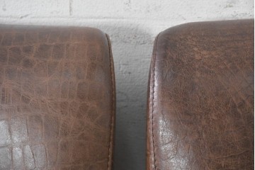 中古　SMANA(ズマーニア)　ブラウンのクロコダイル調張地がお洒落なダイニングチェア4脚セット　定価(4脚合計)約136万円　(R-091325)