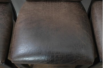 中古　SMANA(ズマーニア)　ブラウンのクロコダイル調張地がお洒落なダイニングチェア4脚セット　定価(4脚合計)約136万円　(R-091325)