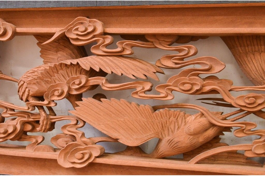 ヴィンテージ建具　昭和中期　井波彫刻　慶一作　千羽鶴の意匠が目を惹く両面彫刻欄間1枚　(R-091327)