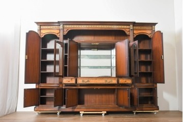 中古　美品　イタリア製　象嵌入り　装飾性豊かでエレガントな大型キャビネット　(R-091334)