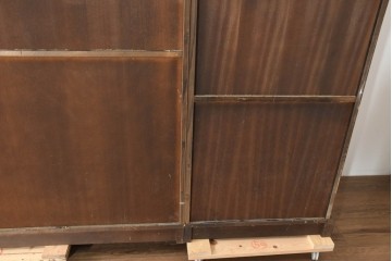 中古　美品　イタリア製　象嵌入り　装飾性豊かでエレガントな大型キャビネット　(R-091334)