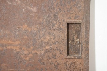 ヴィンテージ建具　昭和中期　無骨な風合いを楽しむ鉄製蔵戸1枚　(R-091335)
