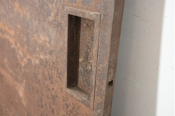ヴィンテージ建具　昭和中期　無骨な風合いを楽しむ鉄製蔵戸1枚　(R-091335)