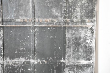 ヴィンテージ建具　昭和中期　無骨な風合いを楽しむ鉄製蔵戸1枚　(R-091335)