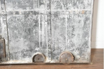 ヴィンテージ建具　昭和中期　無骨な風合いを楽しむ鉄製蔵戸1枚　(R-091335)