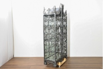 中古　イギリス　希少モデル　最高級!!　大迫力!!　もはや芸術品!!　MAITLAND SMITH(メートランドスミス)　植物文様の透かし装飾が圧巻のロートアイアンキャビネット　定価約220万円　(R-091336)