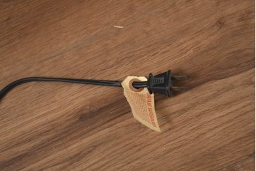 中古　イギリス　希少モデル　最高級!!　大迫力!!　もはや芸術品!!　MAITLAND SMITH(メートランドスミス)　植物文様の透かし装飾が圧巻のロートアイアンキャビネット　定価約220万円　(R-091336)