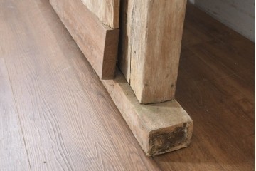 アジアンアンティーク建具　1900年頃　インド　チーク材　サンバースト文様を随所に配した重厚な枠付き両開き門扉2枚(1対)セット　(R-091337)