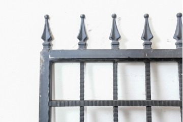 イギリスヴィンテージ建具　ロートアイアン　聖ゲオルギオスと竜を象った装飾が印象的なゲート1枚　(R-091340)