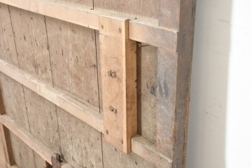 アンティーク建具　明治から大正期　錆色をまとった重厚な鉄板張り蔵戸1枚　(R-091341)