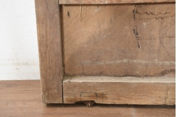 アンティーク建具　明治から大正期　総欅材　鋲と飾り金具が重厚感を引き立てる蔵戸1枚　(R-091342)