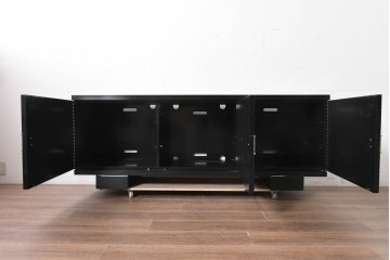 中古　アメリカ最高級ブランド　CENTURY(センチュリー)　ブラックとゴールドカラーの組み合わせがスタイリッシュなサイドボード　定価約110万円　(R-091344)
