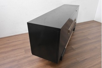 中古　アメリカ最高級ブランド　CENTURY(センチュリー)　ブラックとゴールドカラーの組み合わせがスタイリッシュなサイドボード　定価約110万円　(R-091344)