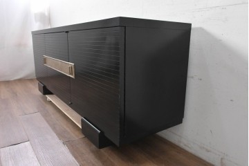 中古　アメリカ最高級ブランド　CENTURY(センチュリー)　ブラックとゴールドカラーの組み合わせがスタイリッシュなサイドボード　定価約110万円　(R-091344)