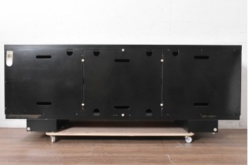 中古　アメリカ最高級ブランド　CENTURY(センチュリー)　ブラックとゴールドカラーの組み合わせがスタイリッシュなサイドボード　定価約110万円　(R-091344)