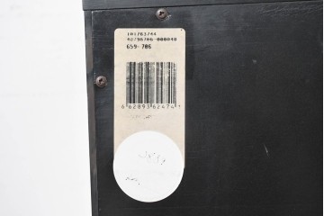 中古　アメリカ最高級ブランド　CENTURY(センチュリー)　ブラックとゴールドカラーの組み合わせがスタイリッシュなサイドボード　定価約110万円　(R-091344)