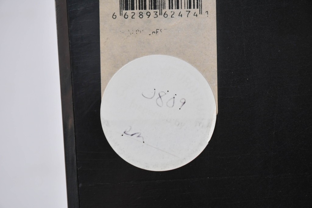 中古　アメリカ最高級ブランド　CENTURY(センチュリー)　ブラックとゴールドカラーの組み合わせがスタイリッシュなサイドボード　定価約110万円　(R-091344)