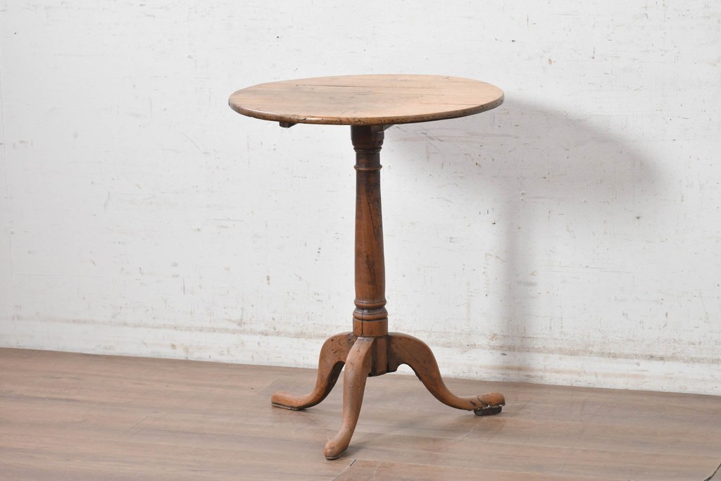 【簡易リペア限定品】　イギリスアンティーク　1900年頃　オーク材　曲線を描く三本脚が印象的なラウンドテーブル　(R-091348)