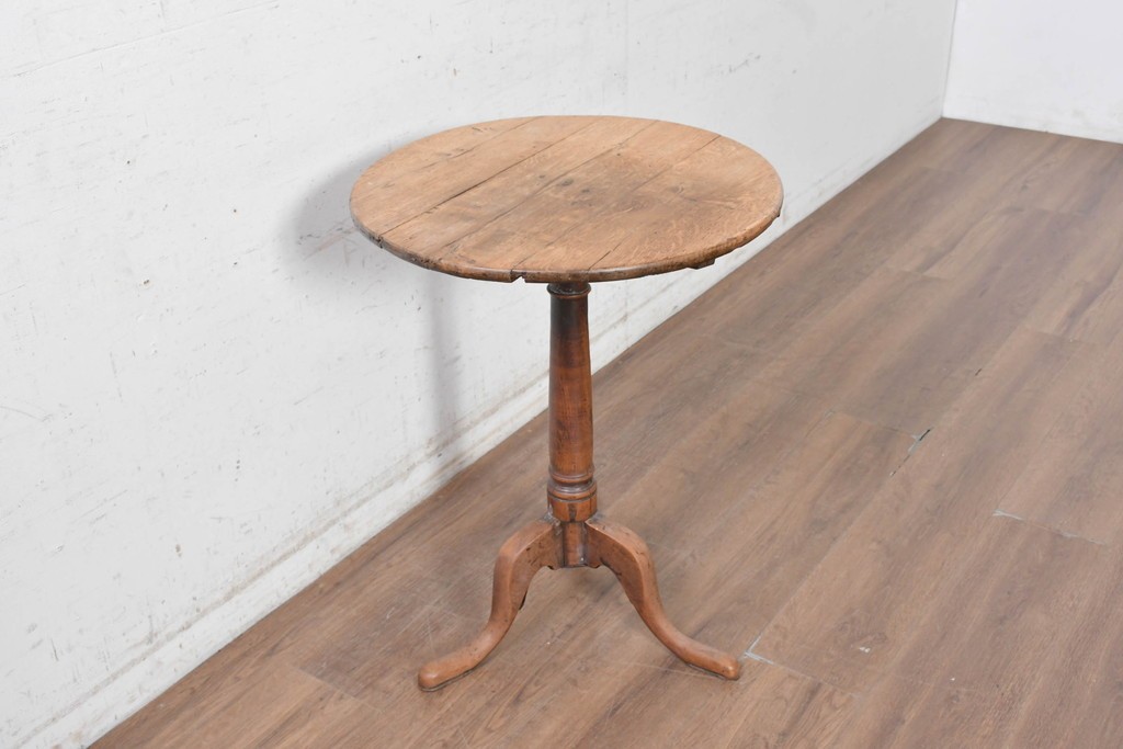 【簡易リペア限定品】　イギリスアンティーク　1900年頃　オーク材　曲線を描く三本脚が印象的なラウンドテーブル　(R-091348)
