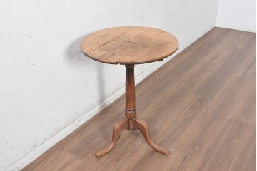 【簡易リペア限定品】　イギリスアンティーク　1900年頃　オーク材　曲線を描く三本脚が印象的なラウンドテーブル　(R-091348)