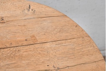 【簡易リペア限定品】　イギリスアンティーク　1900年頃　オーク材　曲線を描く三本脚が印象的なラウンドテーブル　(R-091348)