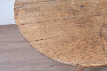 【簡易リペア限定品】　イギリスアンティーク　1900年頃　オーク材　曲線を描く三本脚が印象的なラウンドテーブル　(R-091348)