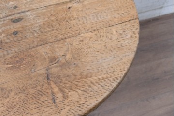 【簡易リペア限定品】　イギリスアンティーク　1900年頃　オーク材　曲線を描く三本脚が印象的なラウンドテーブル　(R-091348)