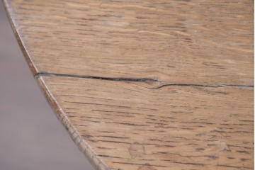 【簡易リペア限定品】　イギリスアンティーク　1900年頃　オーク材　曲線を描く三本脚が印象的なラウンドテーブル　(R-091348)
