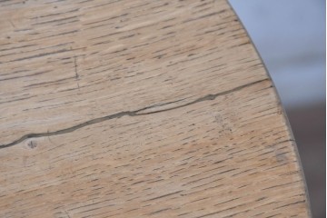 【簡易リペア限定品】　イギリスアンティーク　1900年頃　オーク材　曲線を描く三本脚が印象的なラウンドテーブル　(R-091348)