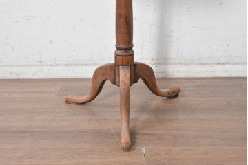 【簡易リペア限定品】　イギリスアンティーク　1900年頃　オーク材　曲線を描く三本脚が印象的なラウンドテーブル　(R-091348)