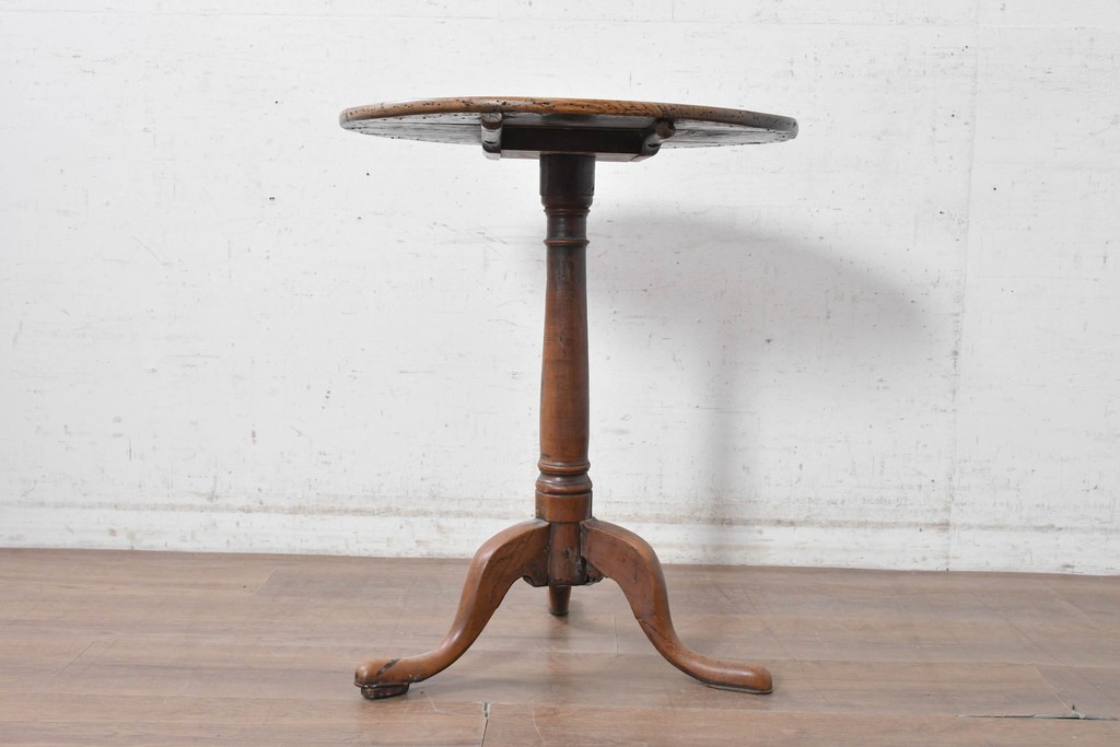 【簡易リペア限定品】　イギリスアンティーク　1900年頃　オーク材　曲線を描く三本脚が印象的なラウンドテーブル　(R-091348)
