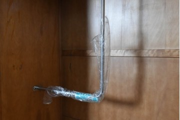 中古　美品　横浜クラシック家具ダニエル(Daniel)　Etranger(エトランジェ)　木の温もりを感じるクラシカルなワードローブ　(R-091349)