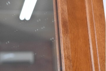中古　美品　横浜クラシック家具ダニエル(Daniel)　Etranger(エトランジェ)　木の温もりを感じるクラシカルなワードローブ　(R-091349)