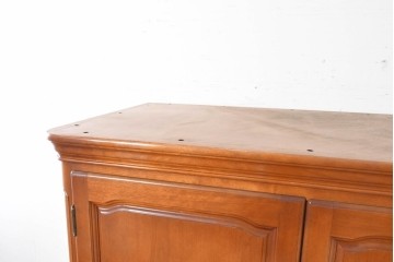 中古　美品　横浜クラシック家具ダニエル(Daniel)　Etranger(エトランジェ)　木の温もりを感じるクラシカルなワードローブ　(R-091349)