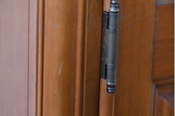 中古　美品　横浜クラシック家具ダニエル(Daniel)　Etranger(エトランジェ)　木の温もりを感じるクラシカルなワードローブ　(R-091349)