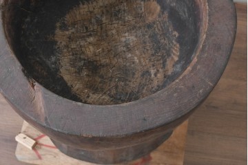 和製アンティーク　明治から大正期　古い臼を活かしたガラス天板のサイドテーブル　(R-091351)