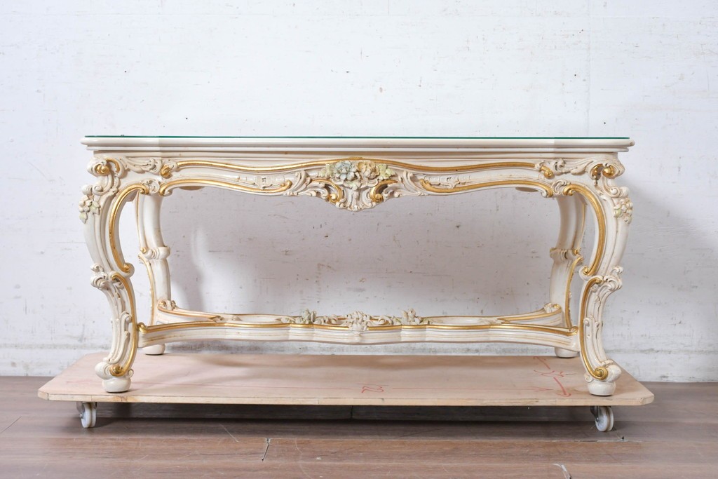 中古　美品　イタリア高級家具　SILIK(シリック)　花モチーフの装飾とゴールドの縁取りが美しいセンターテーブル　(R-091352)